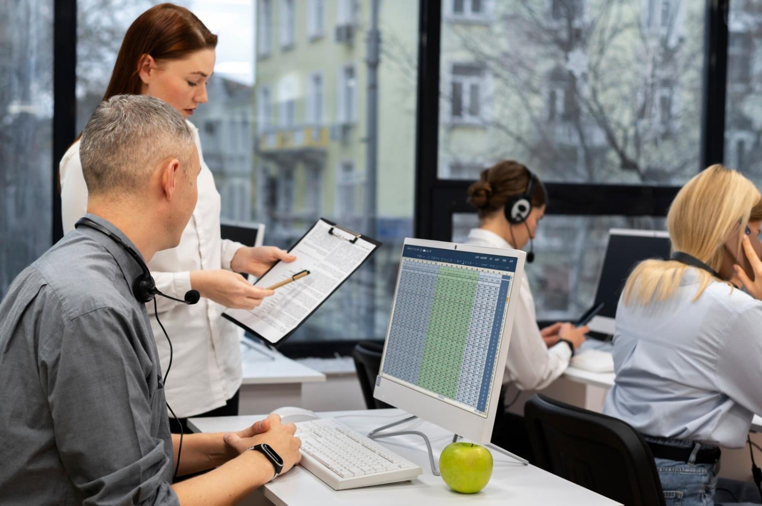 Bureau lumikalvia à Lyon avec espace de travail moderne et accueillant